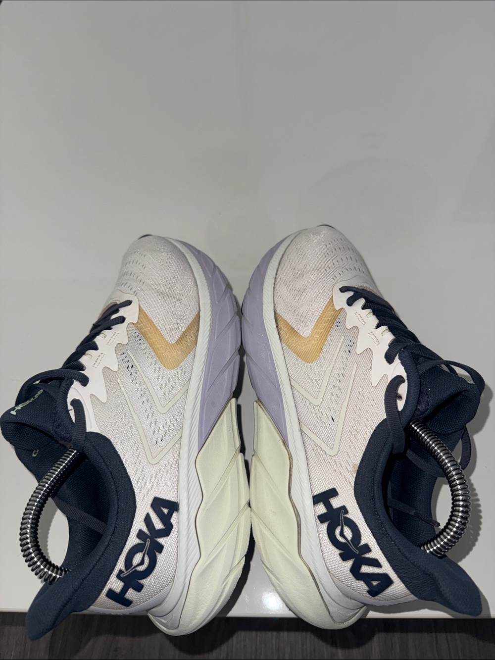 Hoka One One Arahi 5 Women's Size 8.5D White/Lavender/Blue Road Running Shoes - Picture 7 of 11